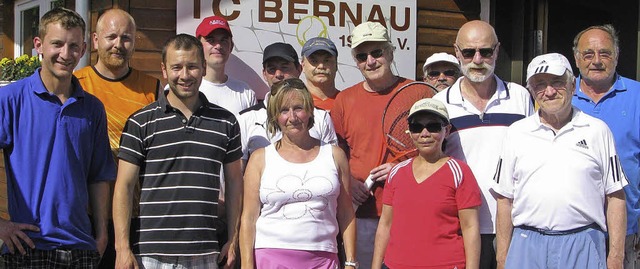 Trotz der Hitze nahmen 13 Aktive am Schleifchenturnier des TC Bernau teil.  | Foto: Ulrike Spiegelhalter