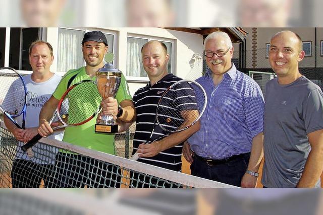 15 Tennis-Teams trotzen bei den Vogtsburg Open der Hitze