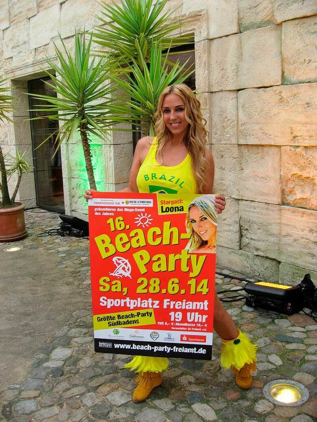 Sngerin Loona tritt bei der Beach Party Freiamt auf  | Foto: Patrik Mller