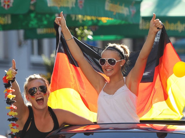 Jubeln fr die deutsche Mannschaft in ...m Montag knnte es wieder soweit sein.  | Foto: dpa