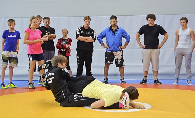 Die Mannschaft des Ringer Vereins Lff...er Yalcin Cnd (Dritter von rechts).   | Foto: Martin Wunderle