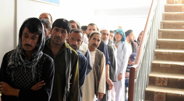 Millionen Afghanen trotzten den Einsch... machten von ihrem Wahlrecht Gebrauch.  | Foto: dpa