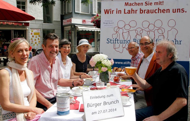 Sie warben an festlich geschmckter Ta...Schmidt, Christof Schalk, Uwe Baumann.  | Foto: Heidi Foessel