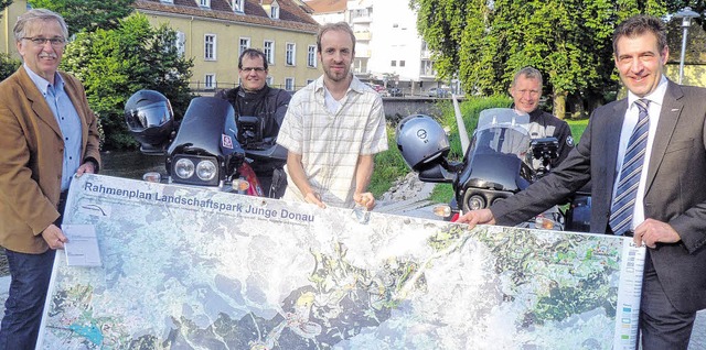 Markus Hugger und Matthias Mezger  wol...Mezger und Willi Kamm aus Tuttlingen.   | Foto: Lendle