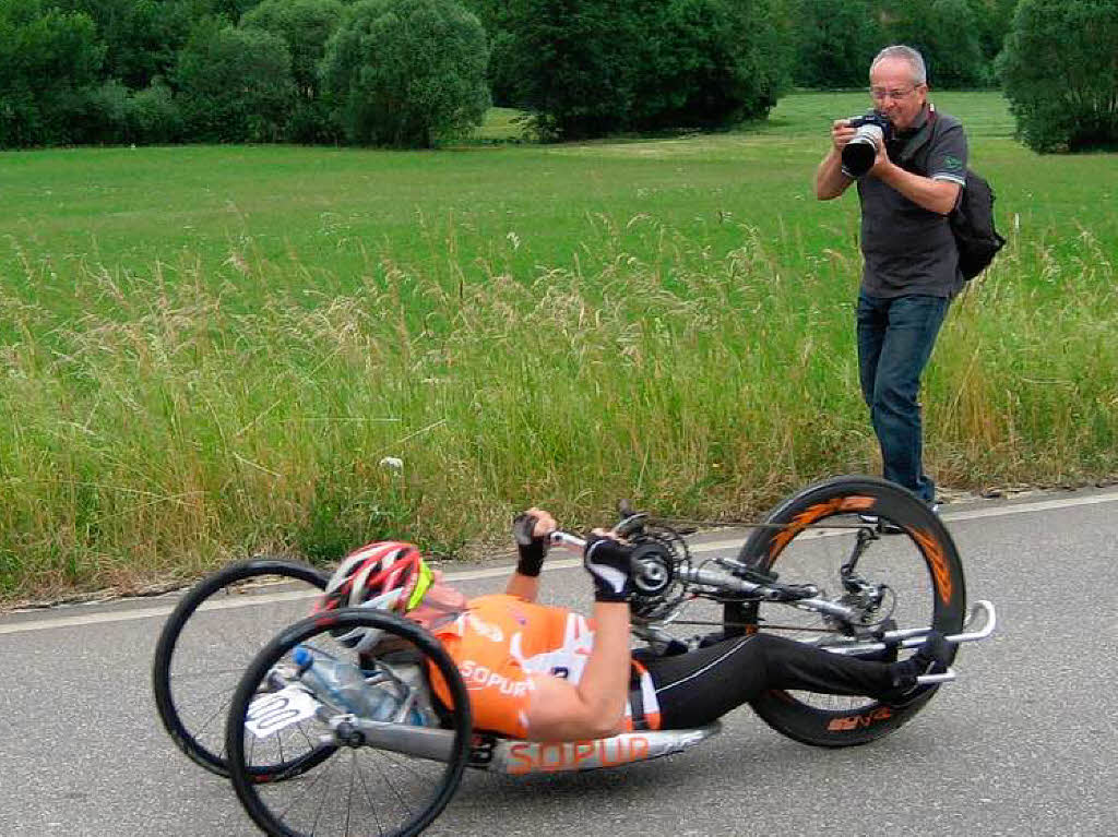 Im Fokus der Presse. Handbiker beim Einzelzeitfahren am Samstag in Prechtal.