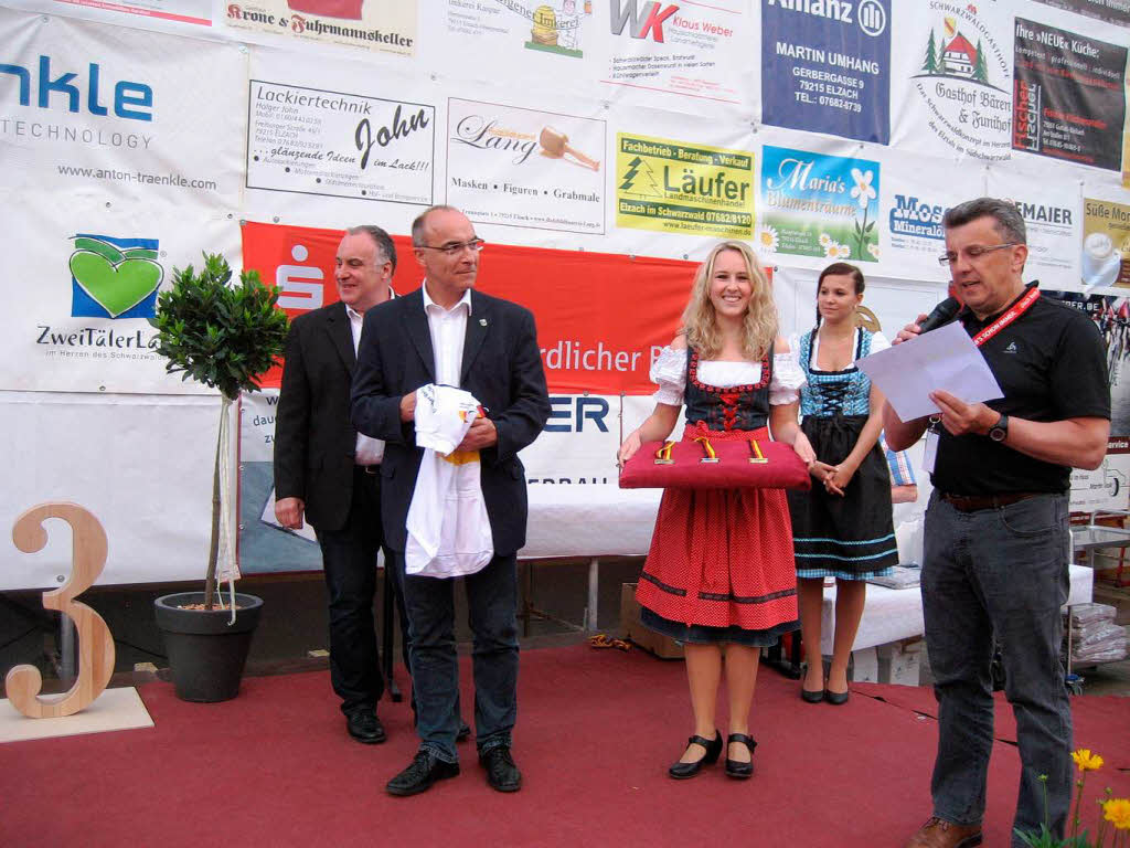 Bereit zur Siegerehrung : Das Team vom RVC Prechtal mit Brgermeister Roland Tibi (Zweiter von links)