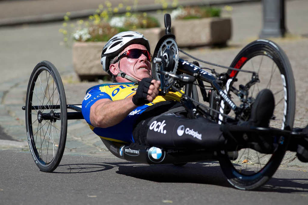 Impression vom Runden-Straenrennen mit dem Handbike am Sonntag