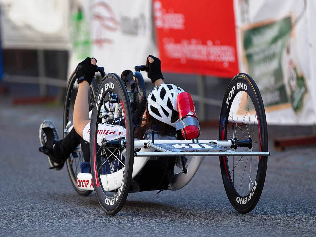 Impression vom Runden-Straenrennen mit dem Handbike am Sonntag