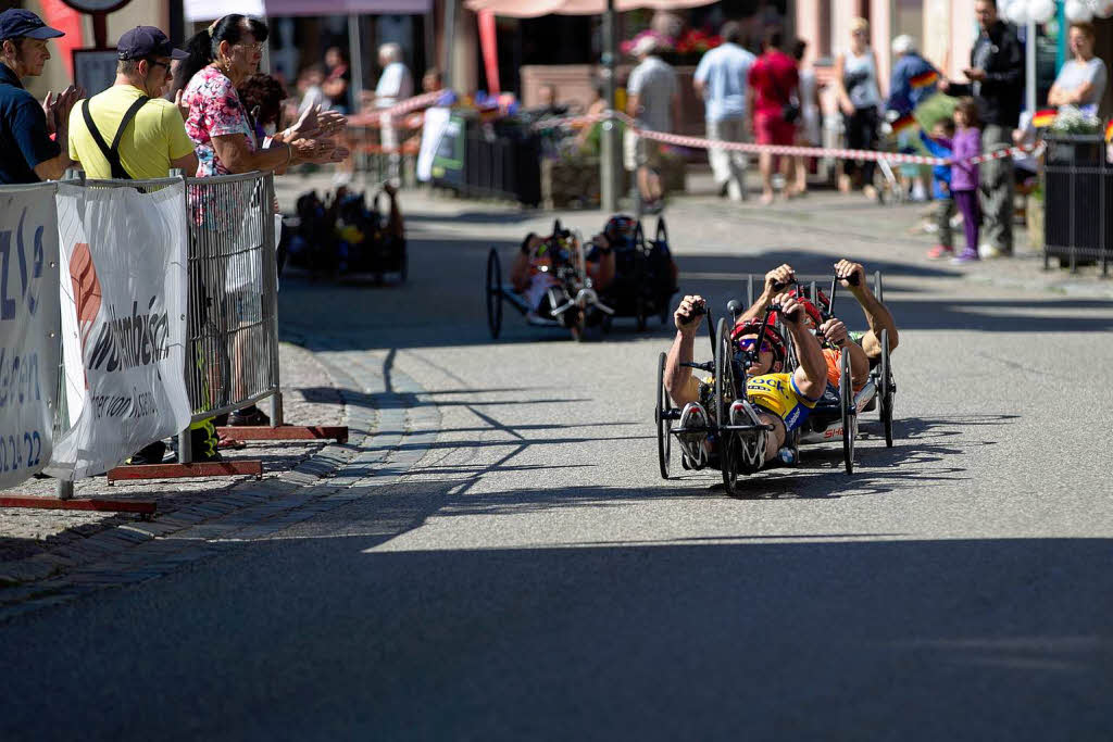 Impression vom Runden-Straenrennen mit dem Handbike am Sonntag