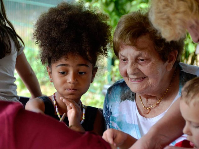 Kinder der Kindertagessttte Sancta Ma...n &#8211; und das Fernsehen ist dabei.  | Foto: Julia Dreier