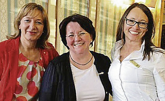 Elke Gorissen (l.) lst  Michael Schul...Vize-Prsidentin ist  Simone Labiche.   | Foto: Zonta