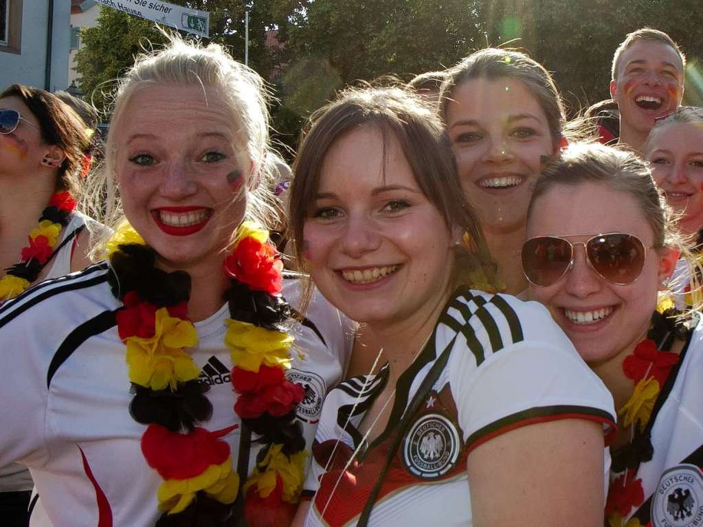 Deutschland vier, Portugal null: Die Zuschauer auf dem Emmendinger Schlossplatz waren begeistert.