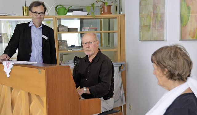 Mitsingen erwnscht: Pianist Lutz Kett...Mitglieder fr den Besuchsdienstkreis.  | Foto: Gerhard Walser