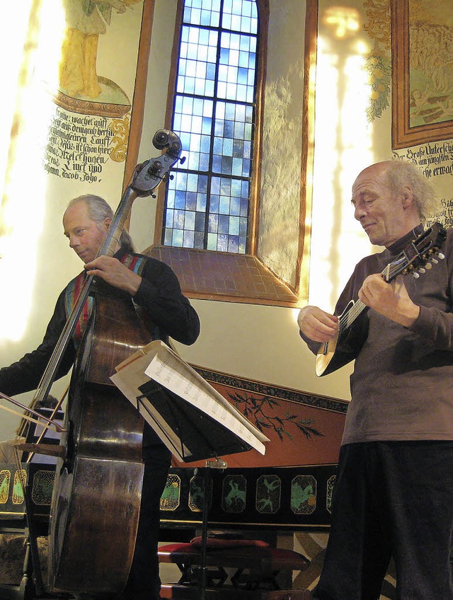 Love Persson am Bass und Patricio Zeol...er sdamerikanischen Gitarrenvariante.  | Foto: Marco Kupfer