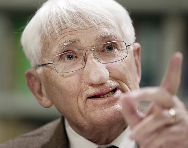 Mit mahnendem Zeigefinger: Jrgen Habermas 2012   | Foto: dpa