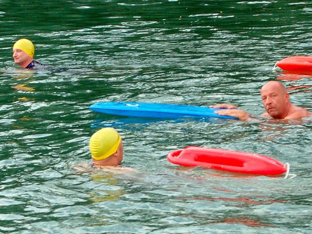 Das Rheinschwimmen mit der DLRG hat begonnen.   | Foto: Monika Vollmar