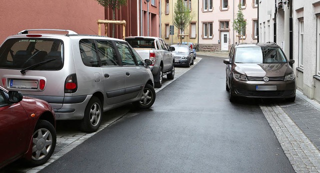 Und schon ist die Sackgasse richtig di...r kommt gerade noch ein Smart durch.    | Foto: Christoph Breithaupt