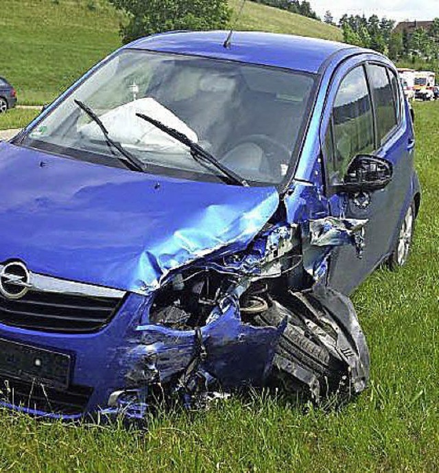 Das Auto des mutmalichen Unfallverursachers.   | Foto: Kamera 24