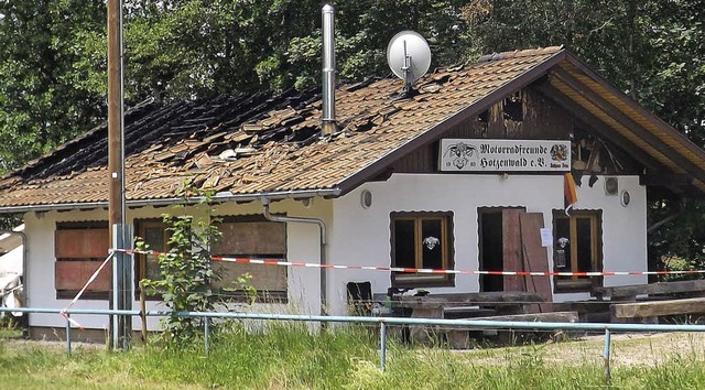 Das von den Motorradfreunden Hotzenwal... durch einen Brand schwer beschdigt.   | Foto: Wolfgang Adam