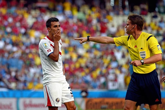 Felix Brych vertritt Deutschland bei der WM als Schiedsrichter.  | Foto: dpa