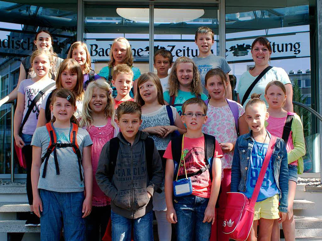 Die Klasse 4b der Grundschule Rheinhausen mit ihrer Lehrerin Annabella Theil. Die Klasse 4b der Grundschule Rheinhausen mit ihrer Lehrerin Annabella Theil.