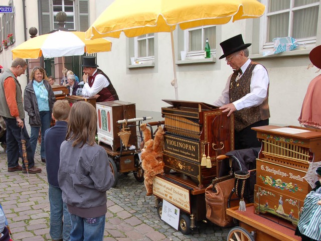 Zum Orgelfest trifft man in der Innens...eler, die ihre Instrumente vorstellen.  | Foto: Sylvia Timm