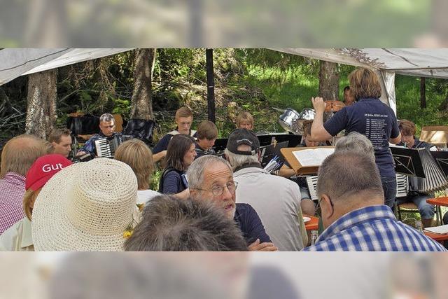 Znftiges Bezirkstreffen im Waldfrieden