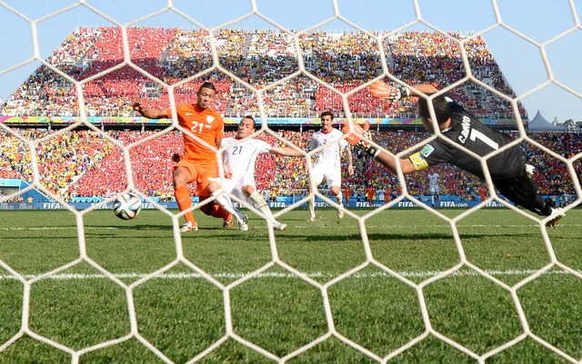 2:0 hat die Niederlande gegen Chile ge... Platz 1 in der WM-Gruppe B gesichert.  | Foto: AFP