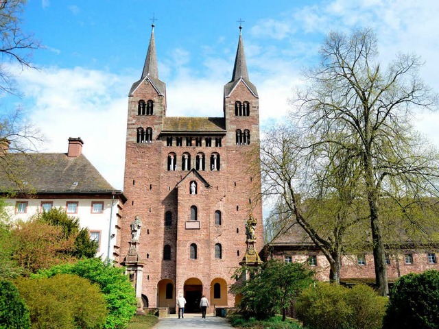 Das Kloster Corvey aus der Nordrhein-w...amstag zum Weltkulturerbe der Unesco.   | Foto: DPA