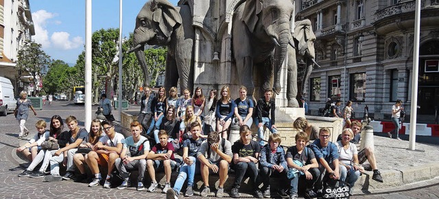 Die deutschen und die franzsischen Sc... Chambry, dem Wahrzeichen der Stadt.   | Foto: Schule