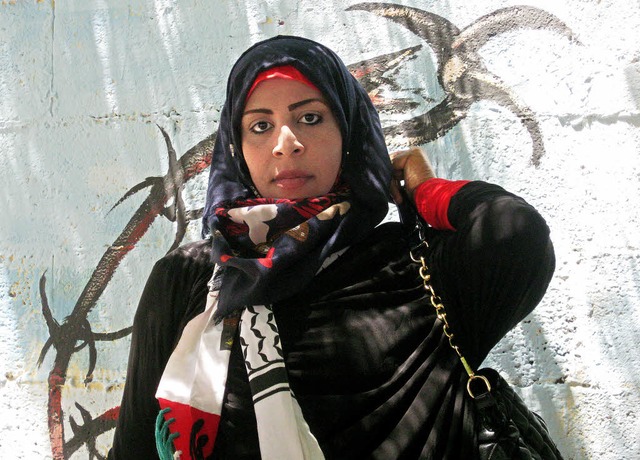 Sie schwrmt noch immer von ihrem Bomb...e verhinderte Mrtyrerin Wafa al-Biss   | Foto: Inge Gnther