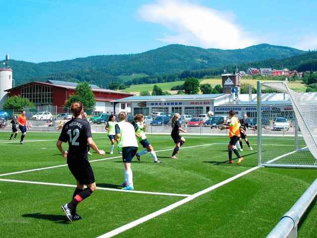 Gegen den FC Weisweil mussten sich die...die spielen ja auch eine Klasse hher.  | Foto: Helmut Hringer