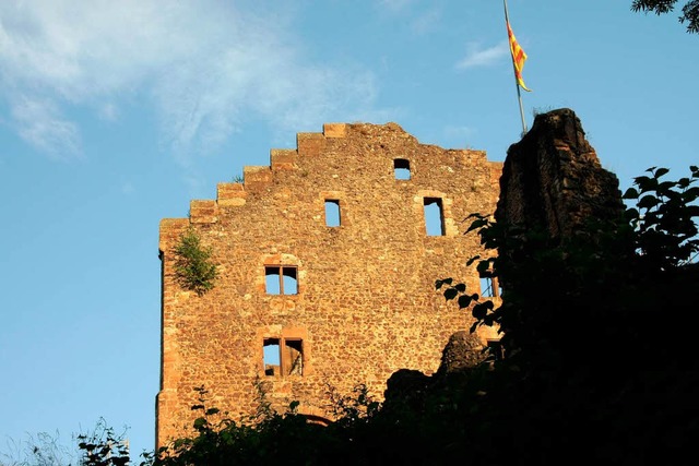 Blick auf die Hohengeroldseck, das Wahrzeichen von Seelbach  | Foto: Harald Kurz