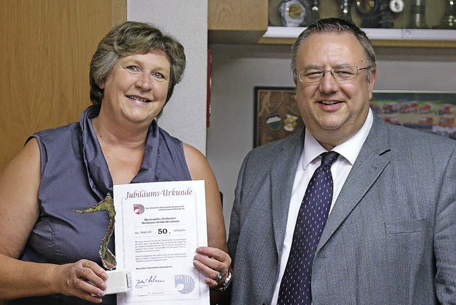 50 Jahre Harmonikaorchester Weitenau-S...g nachtrglich und mit einer Urkunde.   | Foto: Hans-Jrgen Hege