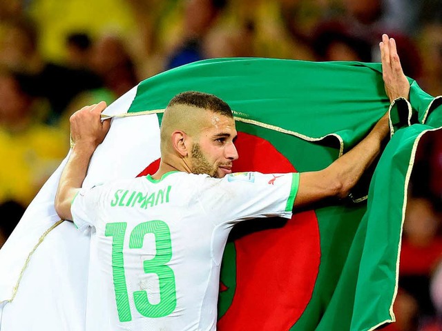 In Algerien schon jetzt ein Nationalhe...ssland erzielte. Das Spiel endete 1:1.  | Foto: AFP