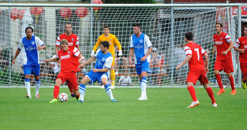 Freundschaftsspiel SC Freiburg gegen Sportfreunde Eintracht Freiburg.