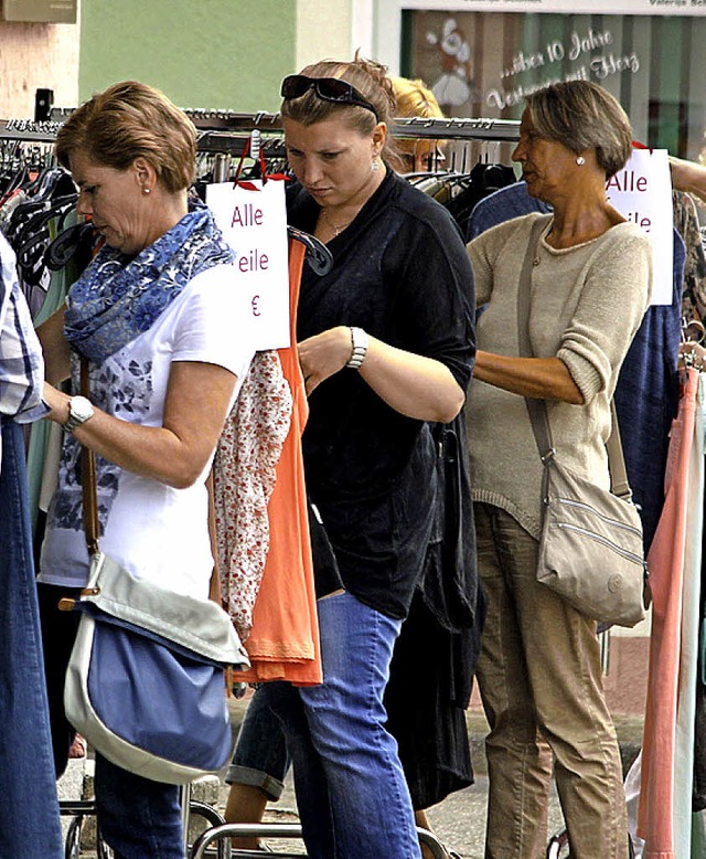 Breites Angebot und gute Nachfrage ken...en den Schnppchenmarkt in Kenzingen.   | Foto: Schnabl