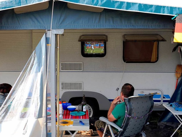 Wohl dem, der von der WM tolle, scharf...b zu Hause oder auf dem Campingplatz.   | Foto: dpa
