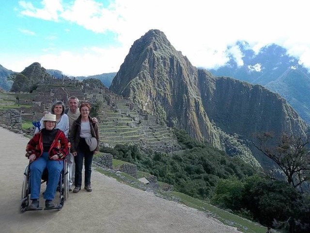 Eva Nehlert mit Ingrid Keiper-Fabriciu...elbrecht zur Ruinenstadt  Machu Picchu  | Foto: privat