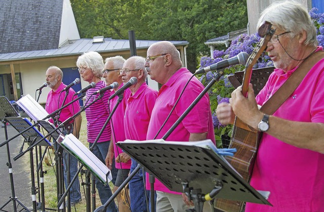 Unterhaltungsabend mit dem Chor &quot;Ar Vaskodenn&quot; in der Ferienkolonie  | Foto: Wilfried Dieckmann