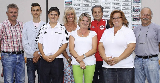 Der Jugendvorstand des FC Wallbach (vo...le, Silvia Heinemann und Heinz Schlgl  | Foto: FC WAllbach