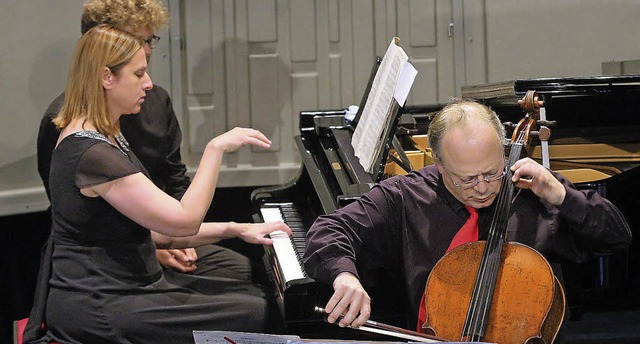 Anna Adamik und Martin Merker interpre...hard Strauss mit Temperament und Ma.   | Foto: Heck