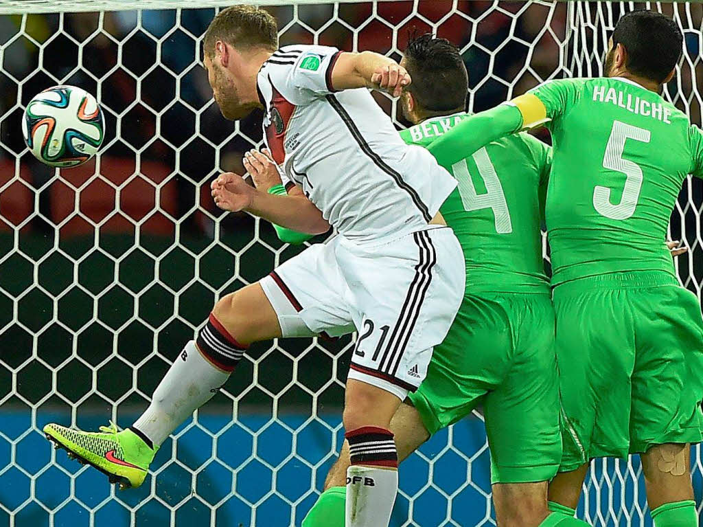 Deutschland besiegt Algerien nach Verlngerung mit 2:1