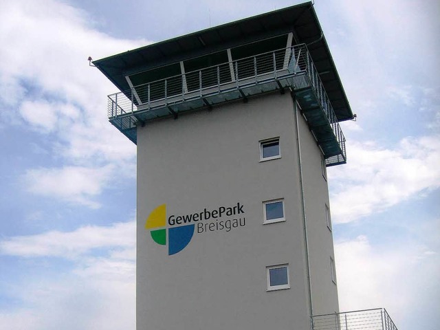 Der   Tower  auf  dem  Flugplatz im Gewerbepark  Breisgau.  | Foto: Ingeborg Grziwa