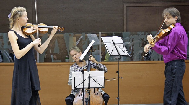 Lisa Immer, Violine; Gesine Queras, Ce...Variationen von Johann Sebastian Bach.  | Foto: Hans Jrgen Kugler