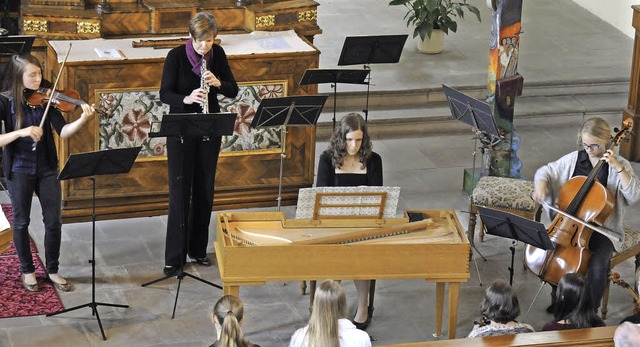 Franziska Mck (2. von links) spielte ...rzwald im Kapuzinerkloster Sthlingen.  | Foto: Dietmar Noeske