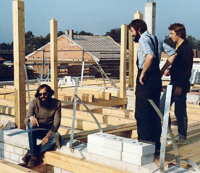 Eine der ersten  in Freiburg: Mitglied...h-Strae bei der Baubesichtigung 1985   | Foto: Privat/Anita fertl
