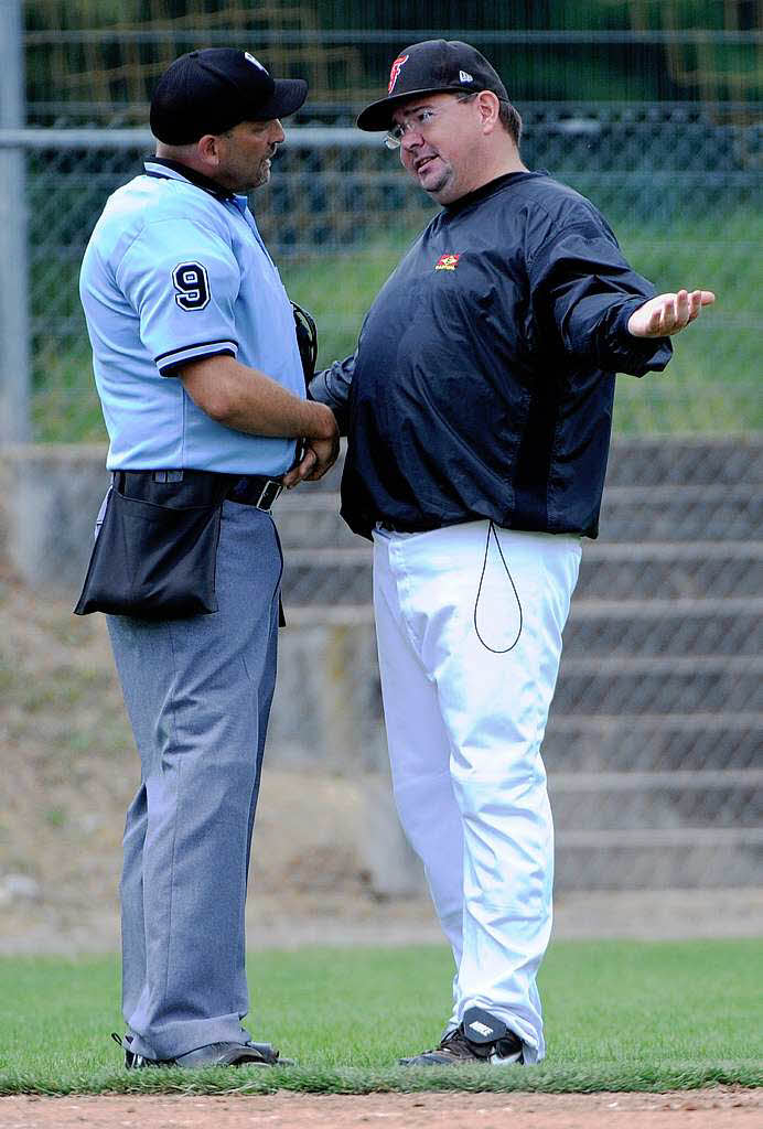 Baseball mit badischer Note – die Neuenburg Atomics gewinnen das Heimspiel gegen die Frankfurt Eagles mit 7:6.