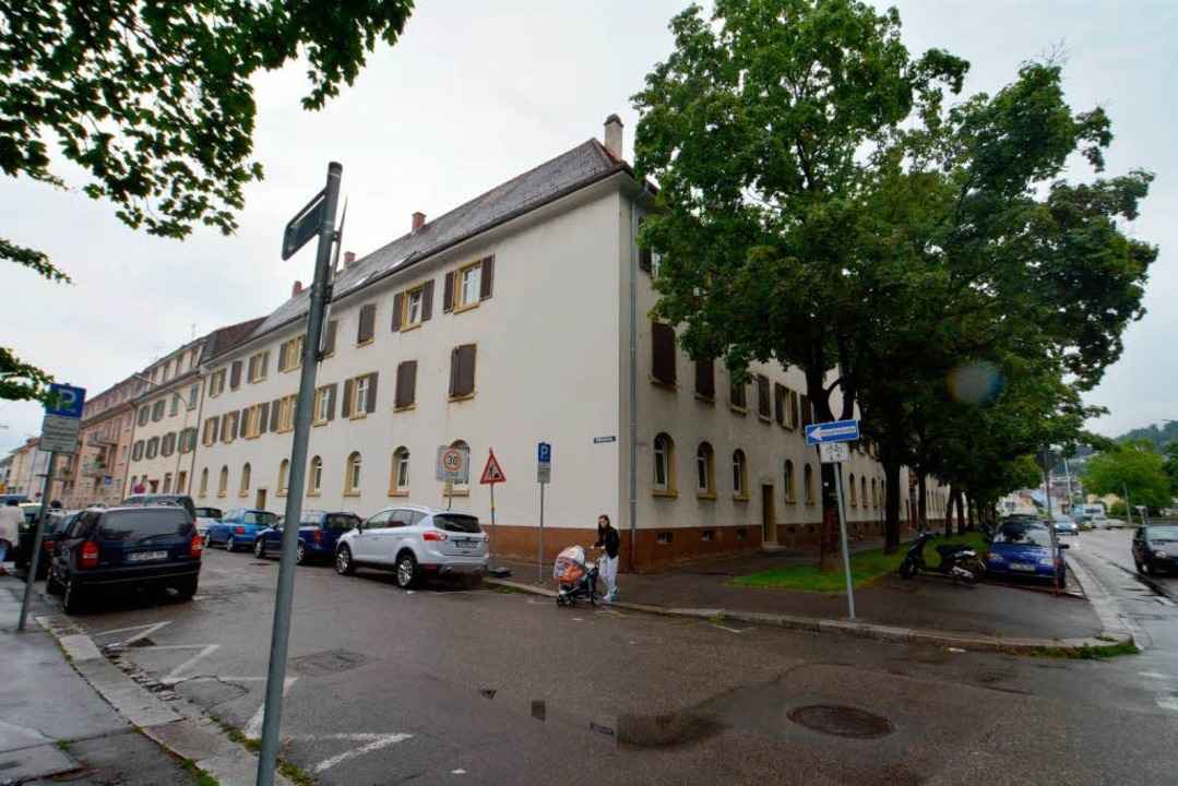 Die Wohnanlage an der Gretherstra�e wi...inschaftsunterkunft f�r Asylbewerber.   | Foto: Barbara Ruda