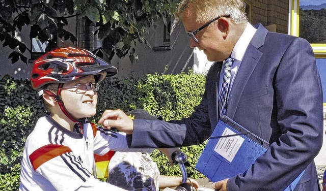 Landtagsprsident Guido Wolf plaudert ...s von der Wutach-Schule. Bild: Freudig  | Foto: BZ